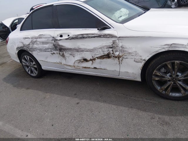44857121 :رقم المزاد ، 55SWF4JB7JU268786 vin ، 2018 Mercedes-benz C 300 مزاد بيع