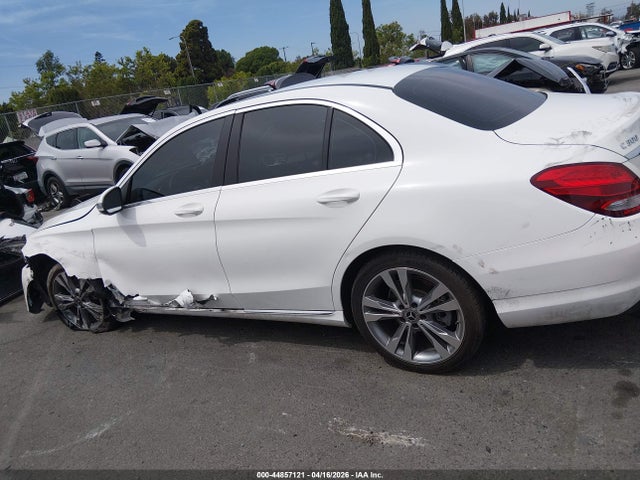 44857121 :رقم المزاد ، 55SWF4JB7JU268786 vin ، 2018 Mercedes-benz C 300 مزاد بيع
