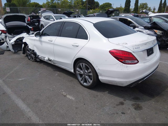 44857121 :رقم المزاد ، 55SWF4JB7JU268786 vin ، 2018 Mercedes-benz C 300 مزاد بيع