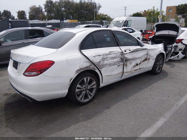 44857121 :رقم المزاد ، 55SWF4JB7JU268786 vin ، 2018 Mercedes-benz C 300 مزاد بيع