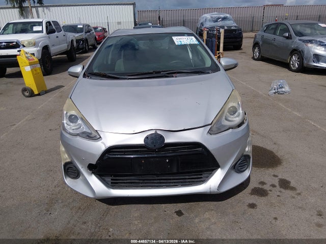 Toyota Prius C One 2015 JTDKDTB34F1115144 Image 13
