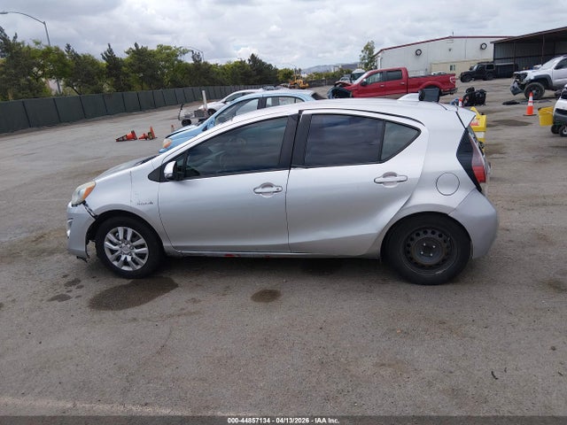 Toyota Prius C One 2015 JTDKDTB34F1115144 Image 15