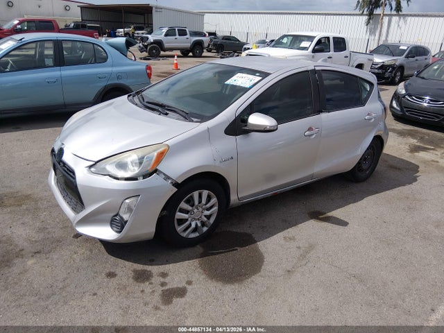 Toyota Prius C One 2015 JTDKDTB34F1115144 Image 2