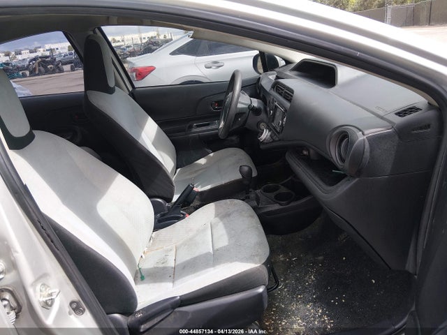 Toyota Prius C One 2015 JTDKDTB34F1115144 Image 5