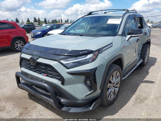 2T3A1RFV0NW265240 Toyota Rav4 Xle Premium