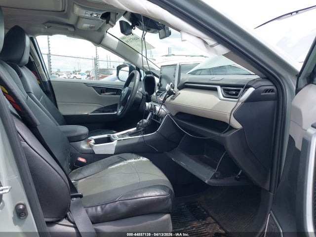 2T3A1RFV0NW265240 Toyota Rav4 Xle Premium