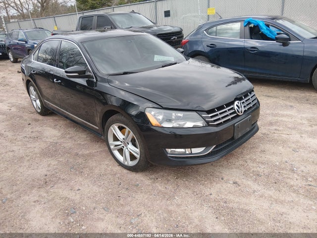 2013 Volkswagen Passat 3.6l V6 Sel Premium მანქანა იყიდება აუქციონზე, vin: 1VWCM7A35DC097815, აუქციონის ნომერი: 44857192