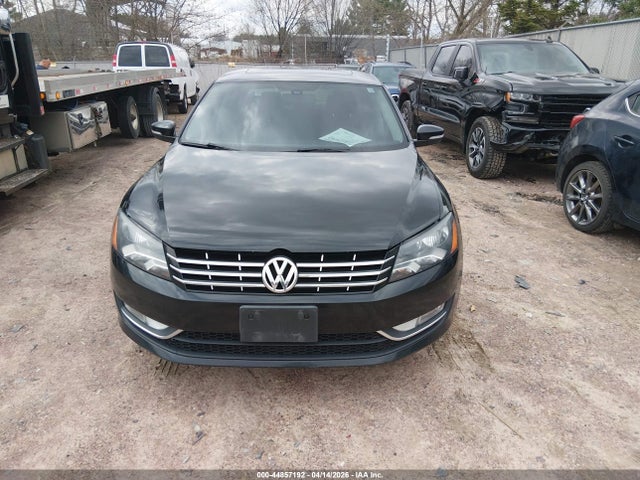 2013 Volkswagen Passat 3.6l V6 Sel Premium მანქანა იყიდება აუქციონზე, vin: 1VWCM7A35DC097815, აუქციონის ნომერი: 44857192