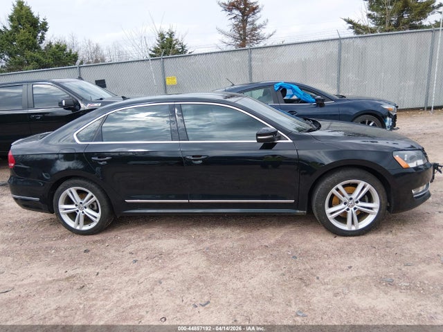 2013 Volkswagen Passat 3.6l V6 Sel Premium მანქანა იყიდება აუქციონზე, vin: 1VWCM7A35DC097815, აუქციონის ნომერი: 44857192