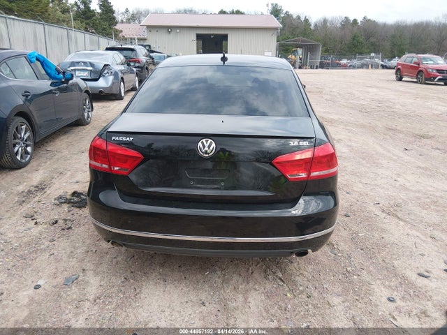 2013 Volkswagen Passat 3.6l V6 Sel Premium მანქანა იყიდება აუქციონზე, vin: 1VWCM7A35DC097815, აუქციონის ნომერი: 44857192