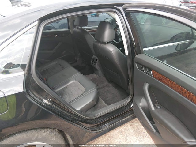 2013 Volkswagen Passat 3.6l V6 Sel Premium მანქანა იყიდება აუქციონზე, vin: 1VWCM7A35DC097815, აუქციონის ნომერი: 44857192