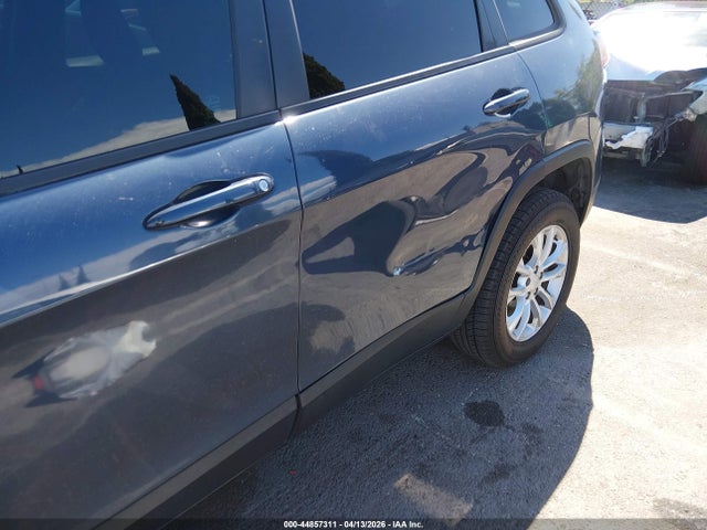 2020 Jeep Cherokee Latitude Fwd მანქანა იყიდება აუქციონზე, vin: 1C4PJLCB1LD528220, აუქციონის ნომერი: 44857311