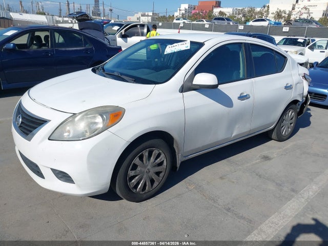 3N1CN7AP4EL869054 Nissan Versa 1.6 Sv