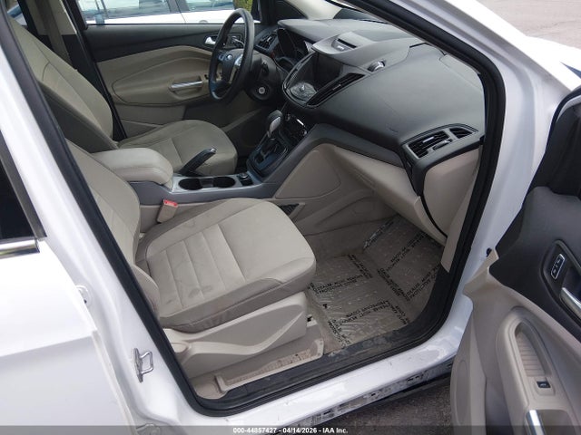 1FMCU0GX8FUA43566 Ford ESCAPE SE