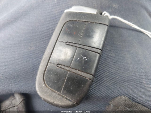 44857436 :رقم المزاد ، 1C3CCCAB3FN694690 vin ، 2015 Chrysler 200 Limited مزاد بيع