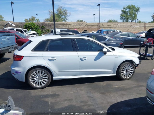 WAUUPBFF3HA035719 Audi A3 E-tron 1.4t Premium