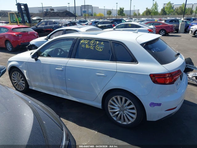 WAUUPBFF3HA035719 Audi A3 E-tron 1.4t Premium