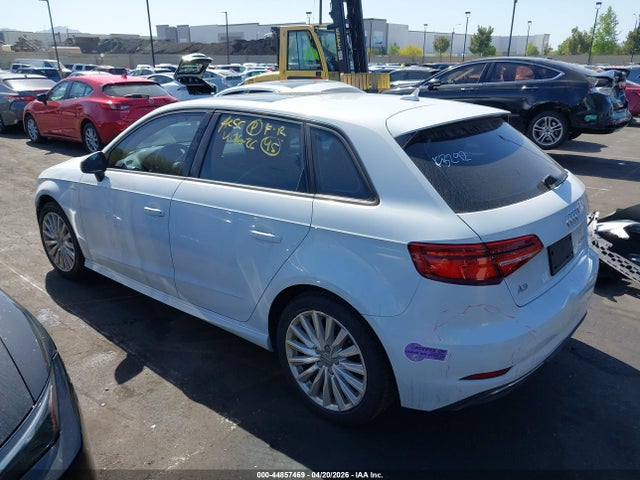 WAUUPBFF3HA035719 Audi A3 E-tron 1.4t Premium