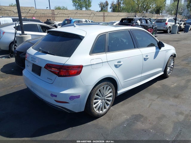 WAUUPBFF3HA035719 Audi A3 E-tron 1.4t Premium