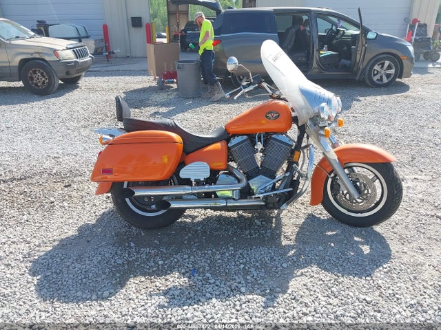 1999 Victory Motorcycles V92 C Victory მანქანა იყიდება აუქციონზე, vin: 5VPCB15D0X3002267, აუქციონის ნომერი: 44857472