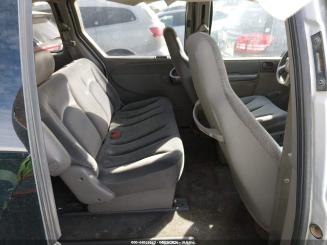 44857530 :رقم المزاد ، 1C4GJ25B12B552292 vin ، 2002 Chrysler Voyager مزاد بيع