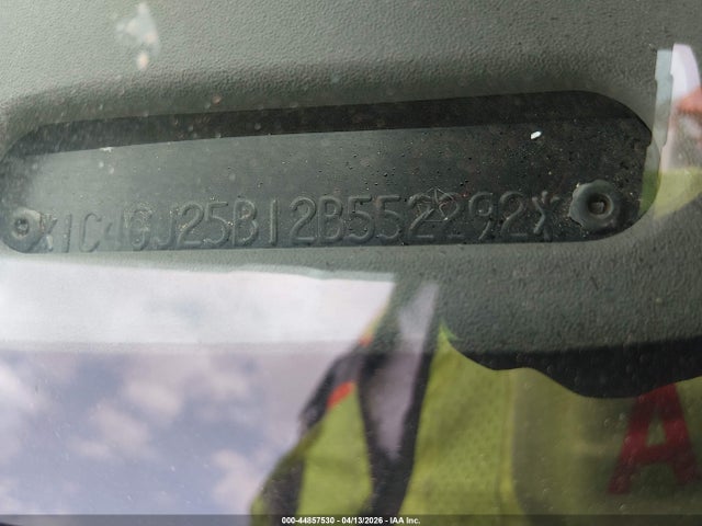 44857530 :رقم المزاد ، 1C4GJ25B12B552292 vin ، 2002 Chrysler Voyager مزاد بيع