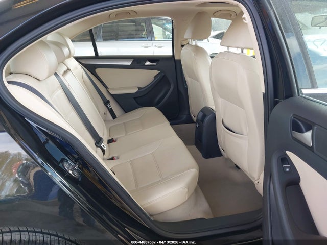 Продажа на аукционе авто 2015 Volkswagen Jetta 1.8t Se, vin: 3VWD07AJ9FM214635, номер лота: 44857567