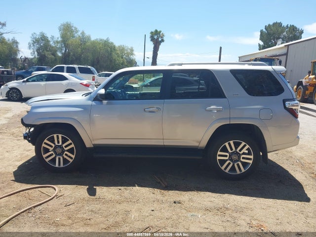 JTEZU5JR5G5110539 Toyota 4RUNNER SR5