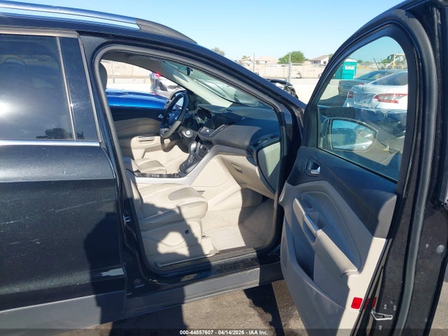 1FMCU9G94FUA62086 Ford ESCAPE SE