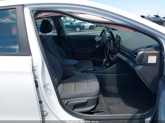 KMHC65LDXLU198831 Hyundai Ioniq Plug-in Hybrid Se