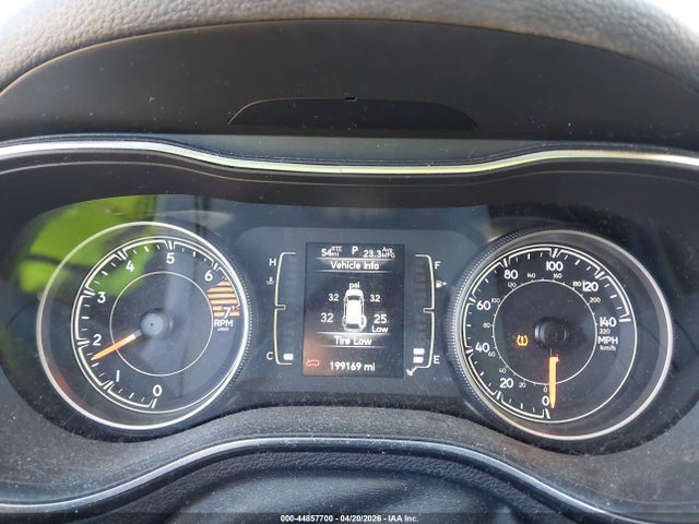 2019 Jeep Cherokee Latitude Fwd მანქანა იყიდება აუქციონზე, vin: 1C4PJLCB1KD222567, აუქციონის ნომერი: 44857700