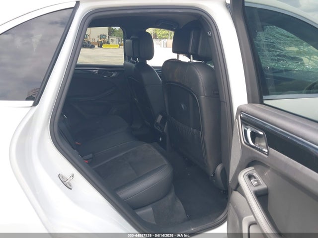 44857826 :رقم المزاد ، WP1AB2A59FLB52630 vin ، 2015 Porsche Macan S مزاد بيع