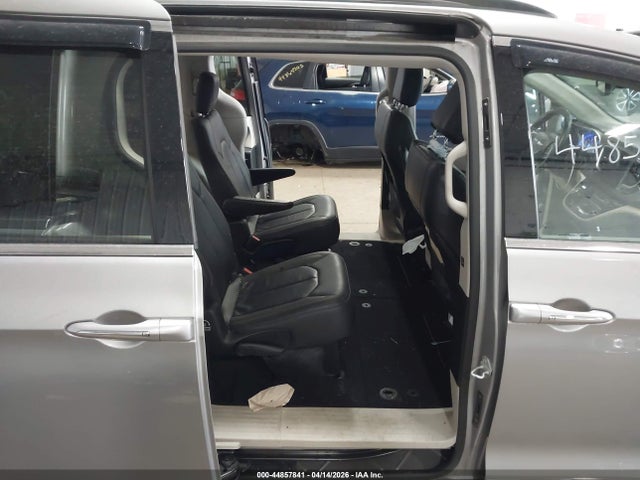 Продаж на аукціоні авто 2017 Chrysler Pacifica Touring-l, vin: 2C4RC1BG7HR565720, номер лоту: 44857841