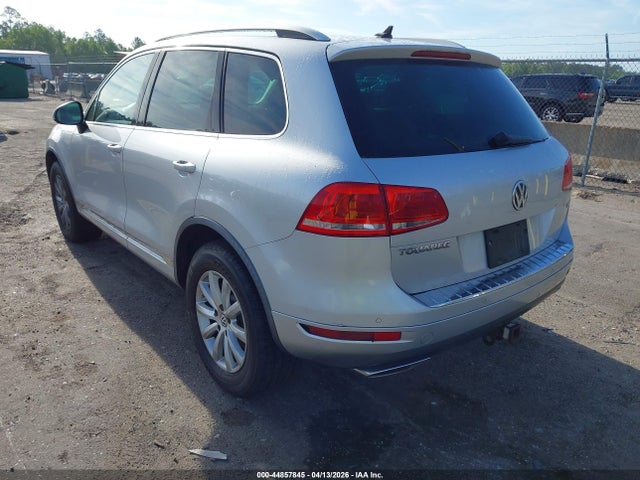 2012 VOLKSWAGEN TOUAREG WVGFK9BP0CD000317 Photo 2