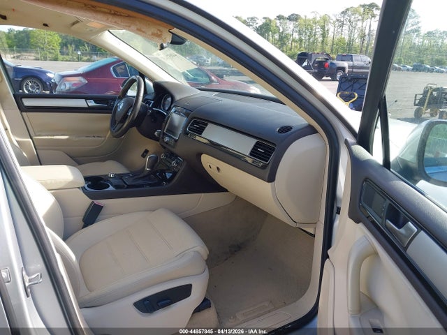 2012 VOLKSWAGEN TOUAREG WVGFK9BP0CD000317 Photo 4