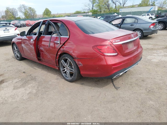 44857887 :رقم المزاد ، WDDZF4KB3KA592315 vin ، 2019 Mercedes-benz E 300 4matic مزاد بيع