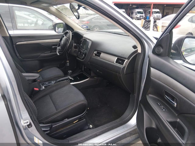 Продаж на аукціоні авто 2017 Mitsubishi Outlander Se, vin: JA4AD3A34HZ007229, номер лоту: 44857951