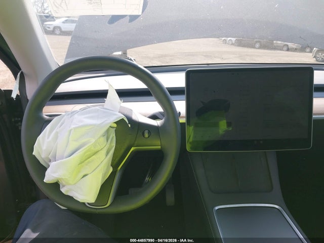 2023 Tesla Model Y Awd/long Range Dual Motor All-wheel Drive მანქანა იყიდება აუქციონზე, vin: 7SAYGDEE5PA045649, აუქციონის ნომერი: 44857990