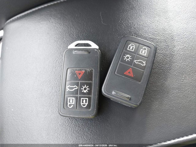 2016 VOLVO XC70 YV4612NX3G1267109 Photo 10