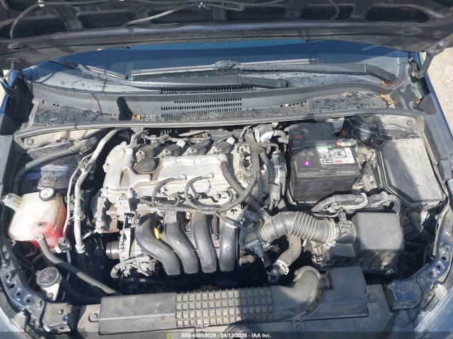 5YFEPMAE5NP288100 Toyota COROLLA LE