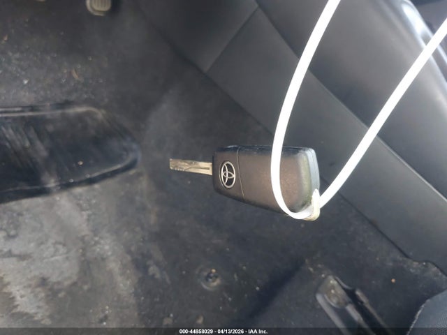 5YFEPMAE5NP288100 Toyota COROLLA LE