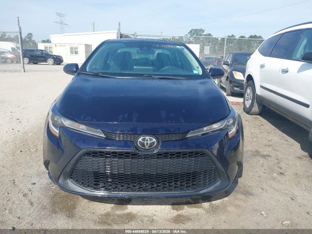 5YFEPMAE5NP288100 Toyota COROLLA LE