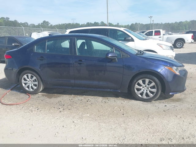 5YFEPMAE5NP288100 Toyota COROLLA LE