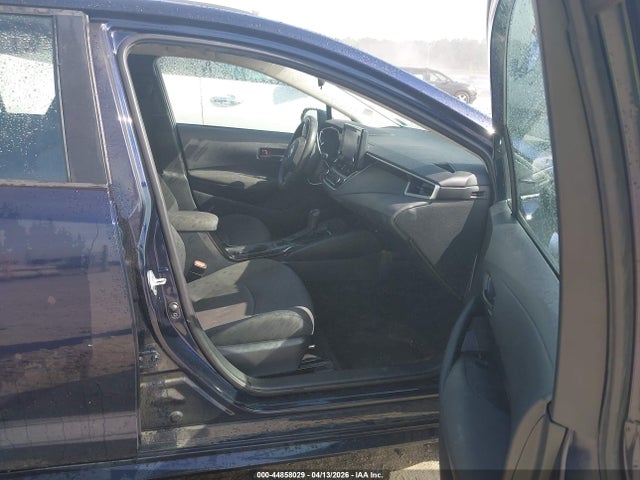 5YFEPMAE5NP288100 Toyota COROLLA LE