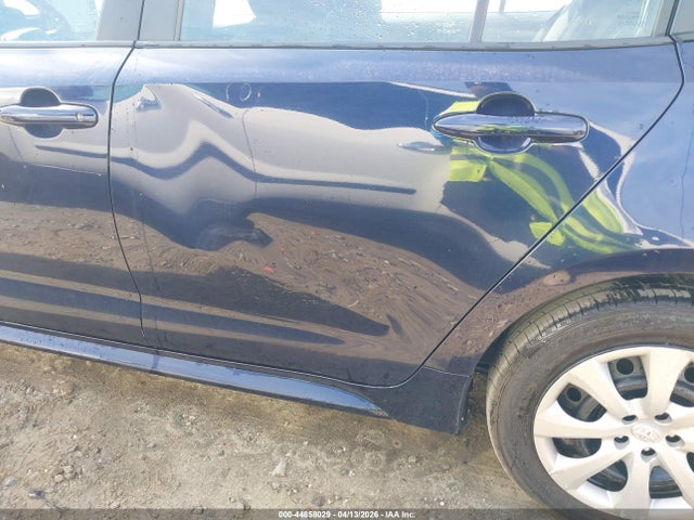 5YFEPMAE5NP288100 Toyota COROLLA LE