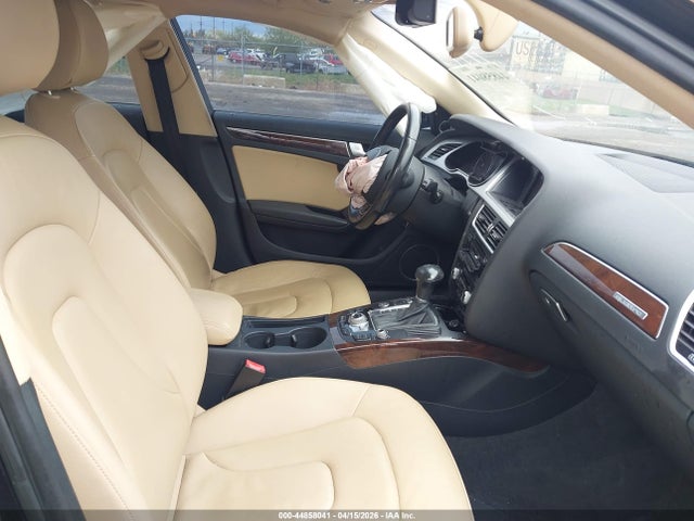 Продажа на аукционе авто 2016 Audi A4 2.0t Premium, vin: WAUFFAFLXGN010108, номер лота: 44858041