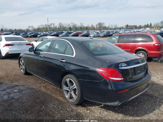 2019 MERCEDES-BENZ E 300 WDDZF4JB5KA512241 Photo 2