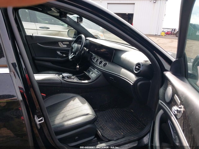 2019 MERCEDES-BENZ E 300 WDDZF4JB5KA512241 Photo 4