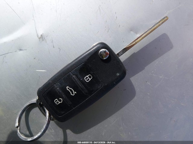 44858110 :رقم المزاد ، WVGAV7AX3BW502202 vin ، 2011 Volkswagen Tiguan Se مزاد بيع