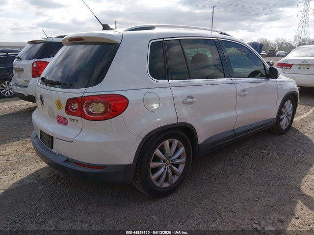 44858110 :رقم المزاد ، WVGAV7AX3BW502202 vin ، 2011 Volkswagen Tiguan Se مزاد بيع
